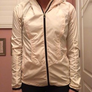 Beautiful rain lululemon jacket. Only wore once!